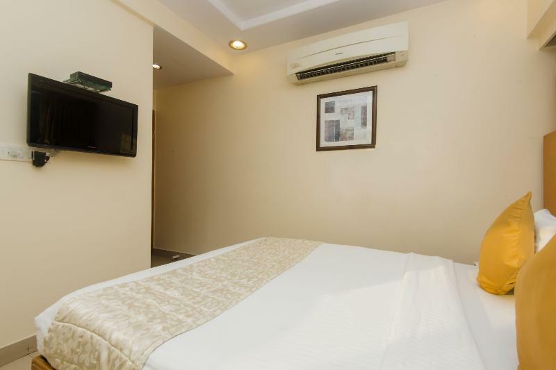 Oyo 10007 Hotel Grace Residency Mumbai  Buitenkant foto