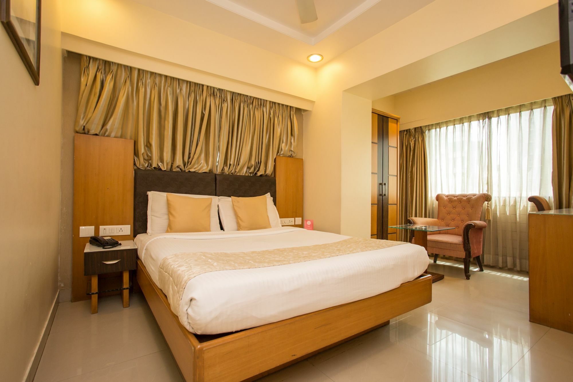 Oyo 10007 Hotel Grace Residency Mumbai  Buitenkant foto